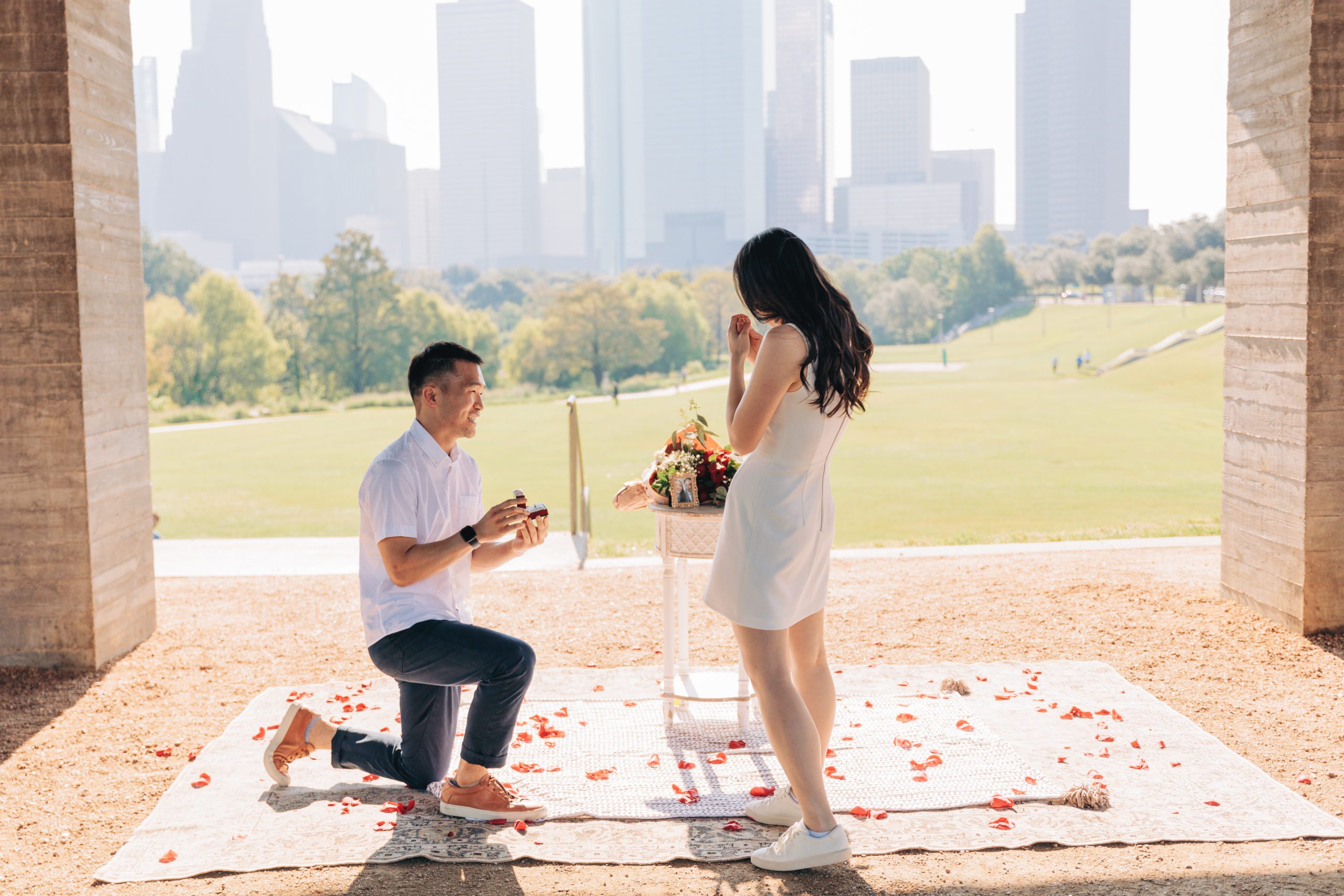 man down on one knee proposing in houston, tx